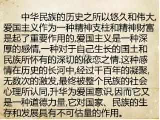 男孩吃鸡腿